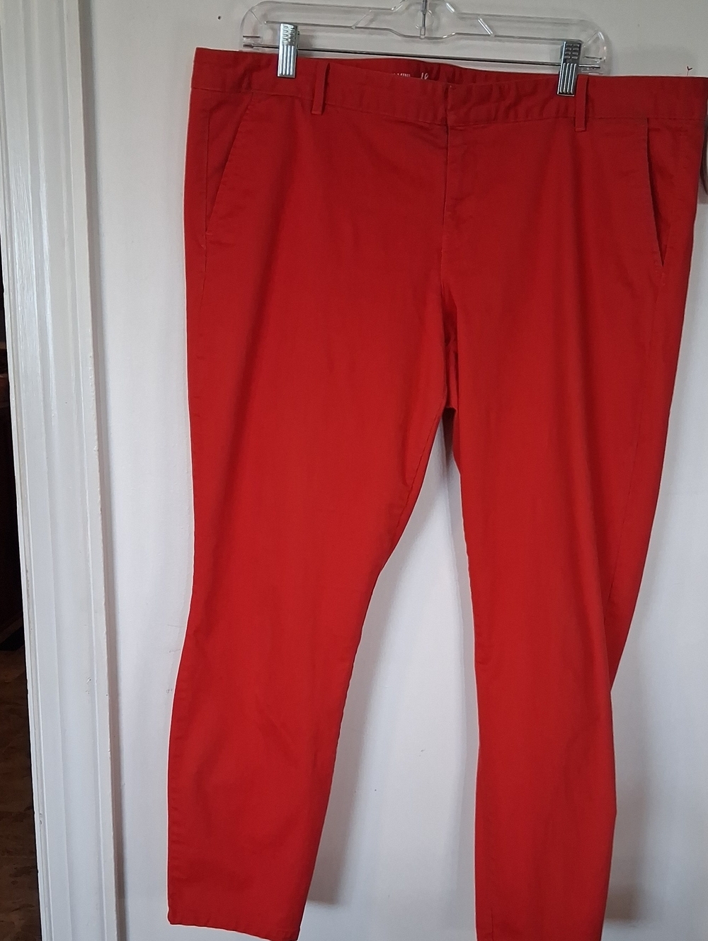 GAP Bright Red Women's Slim Capris